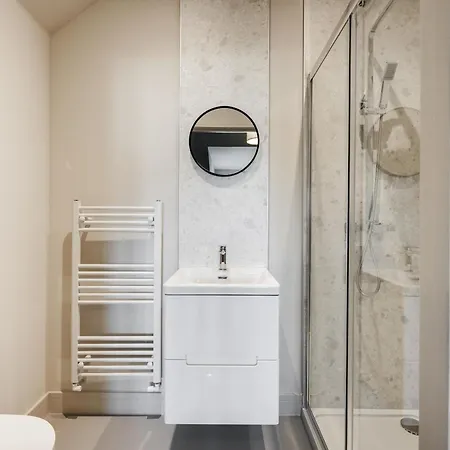 Apartment The Maze By Cliftonvalley Bristol